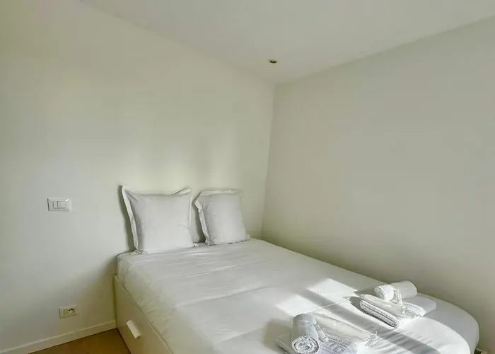 La Du Vieux Chateau - Splendide Vue شقة مينتون